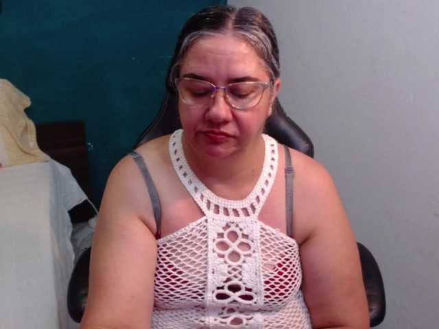 scarlett-dubois's BongaCams show and profile