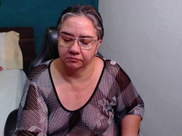 scarlett-dubois's BongaCams show and profile