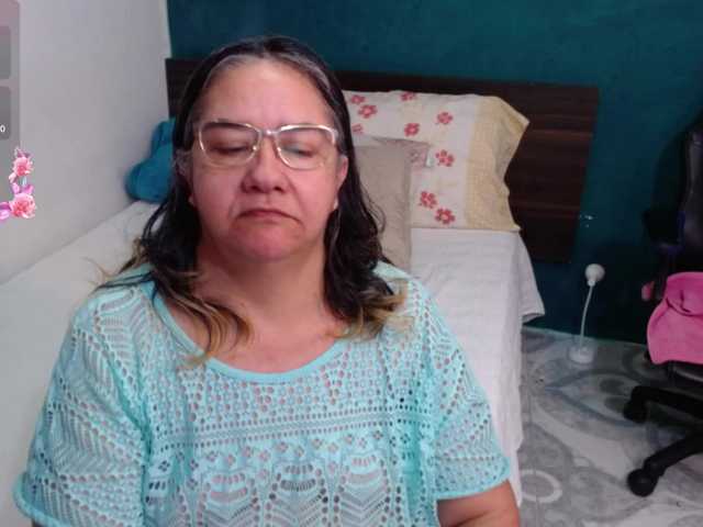 scarlett-dubois's BongaCams show and profile