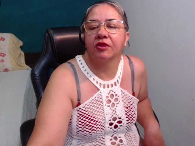 scarlett-dubois's BongaCams show and profile