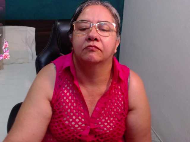 scarlett-dubois's BongaCams show and profile