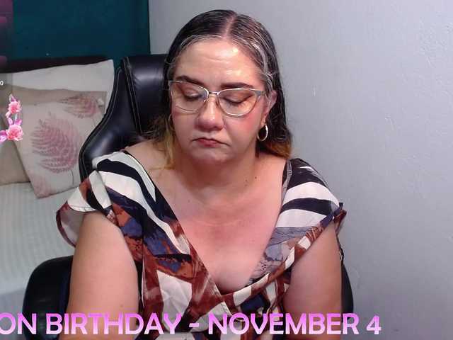 Preview of scarlett-dubois