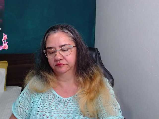 scarlett-dubois's BongaCams show and profile