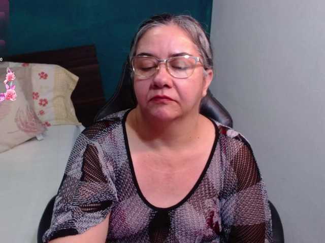 scarlett-dubois's BongaCams show and profile