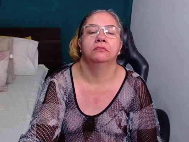 scarlett-dubois webcam