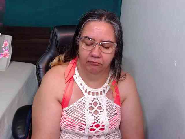 scarlett-dubois Live Webcam on BongaCams