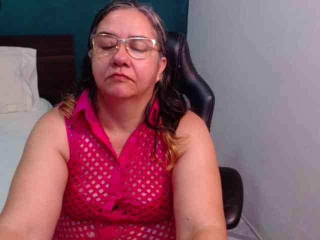 scarlett-dubois Live Webcam on BongaCams