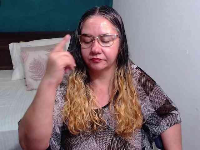 scarlett-dubois webcam