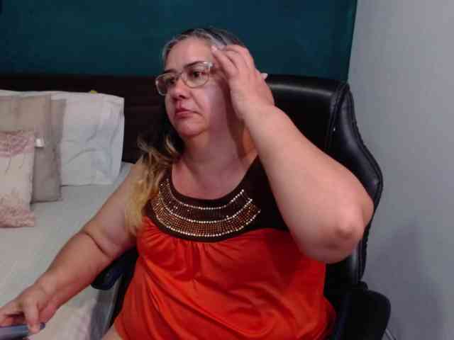 scarlett-dubois webcam