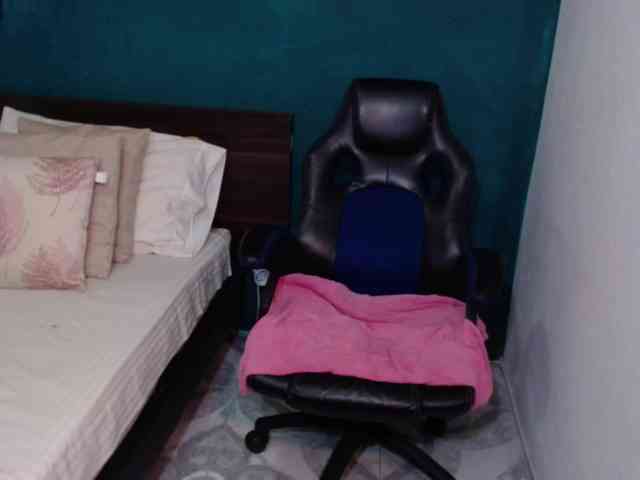 scarlett-dubois webcam