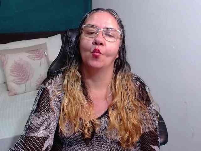 scarlett-dubois webcam