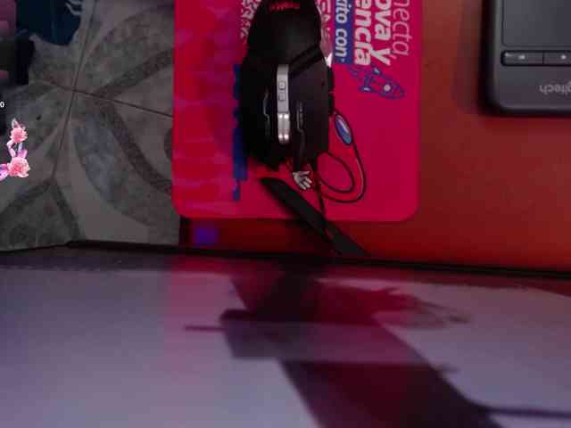 scarlett-dubois webcam