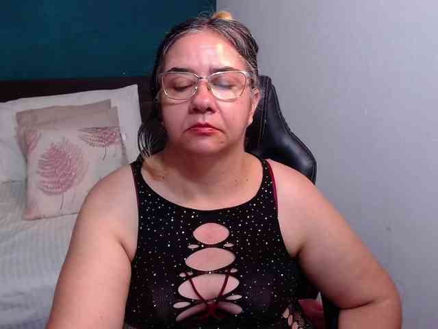 scarlett-dubois scarlett-dubois