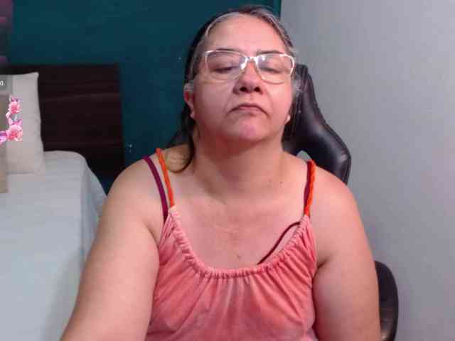 scarlett-dubois scarlett-dubois