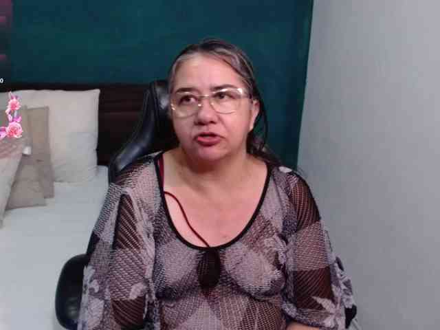 scarlett-dubois Live Webcam on BongaCams