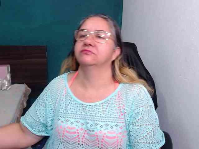 scarlett-dubois webcam