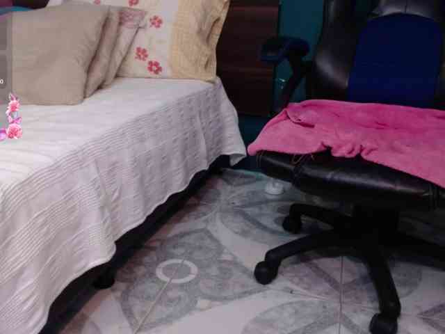 scarlett-dubois webcam