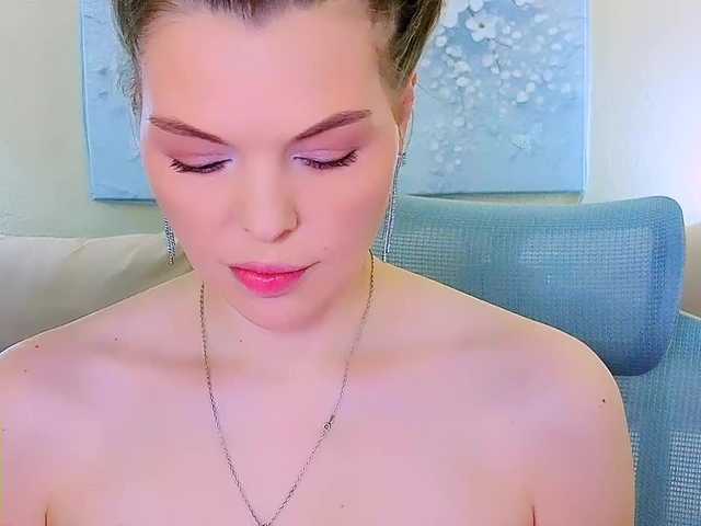 AureliaFly's BongaCams show and profile