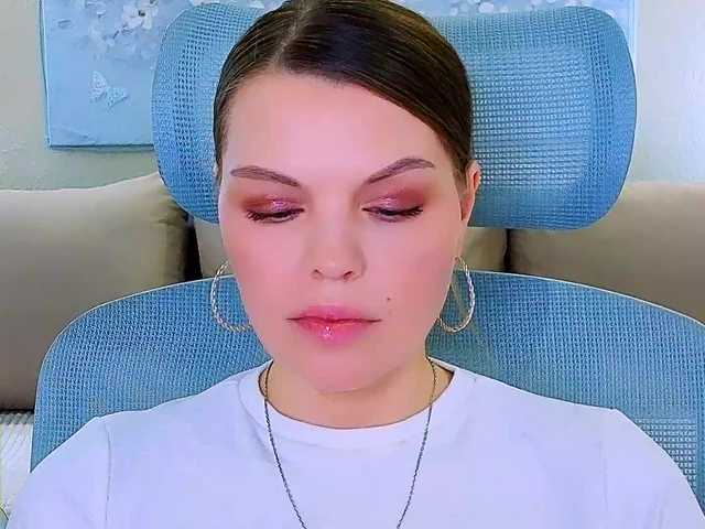 AureliaFly's BongaCams show and profile