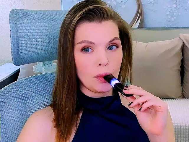 AureliaFly's BongaCams show and profile