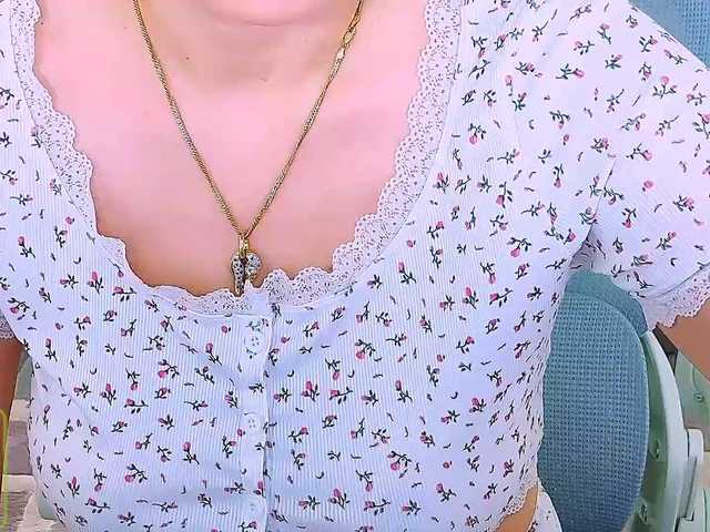 AureliaFly's BongaCams show and profile