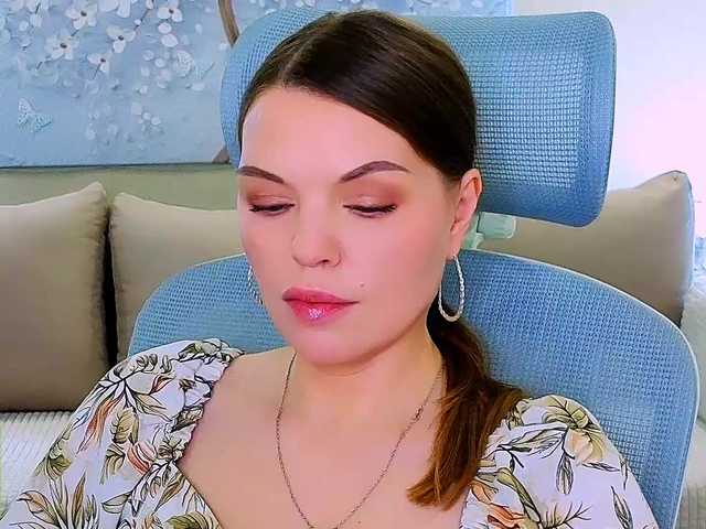 AureliaFly's BongaCams show and profile