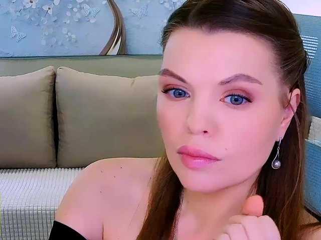 AureliaFly's BongaCams show and profile