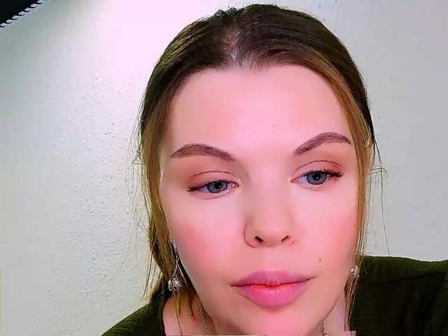 AureliaFly's BongaCams show and profile