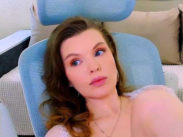 AureliaFly's BongaCams show and profile