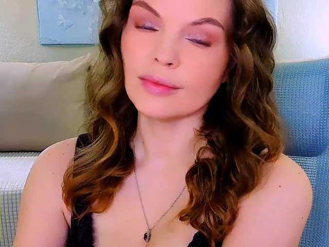 AureliaFly's BongaCams show and profile