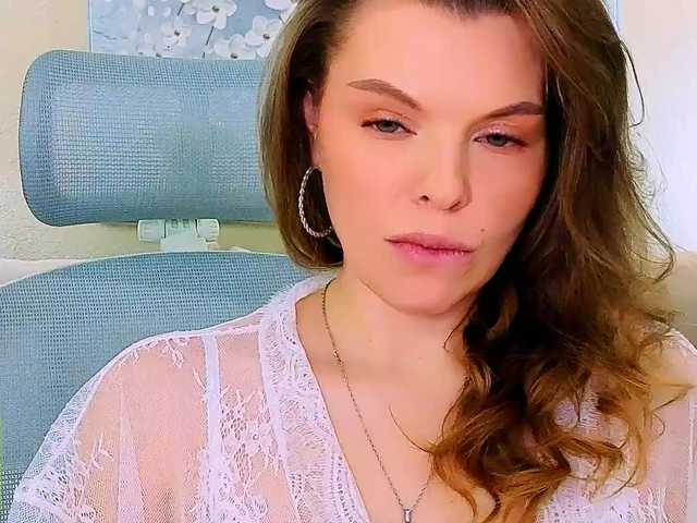 AureliaFly's BongaCams show and profile