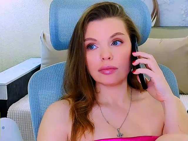 AureliaFly's BongaCams show and profile