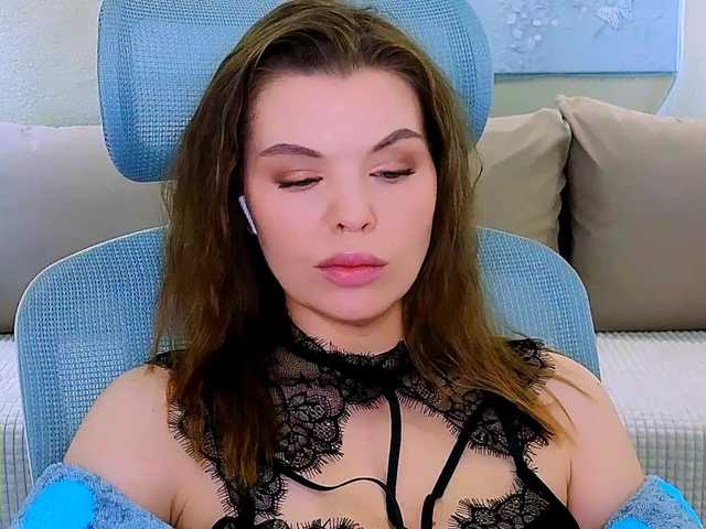 AureliaFly's BongaCams show and profile