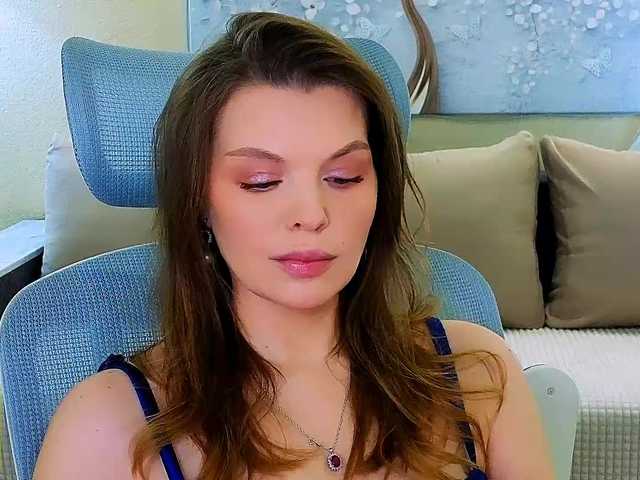 AureliaFly's BongaCams show and profile