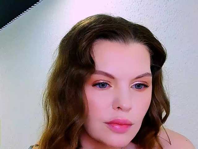 AureliaFly's BongaCams show and profile