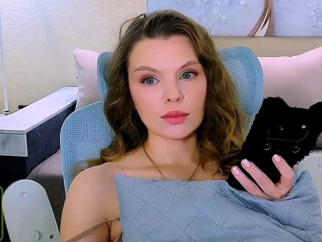 AureliaFly's BongaCams show and profile