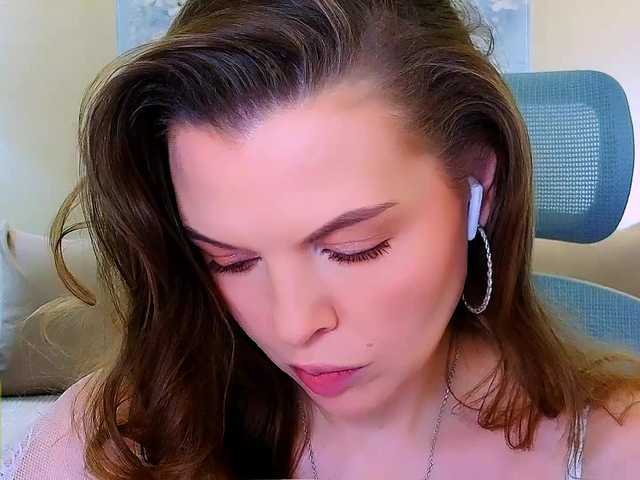 AureliaFly's BongaCams show and profile