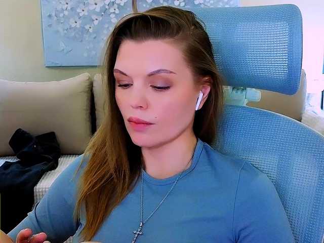 AureliaFly's BongaCams show and profile