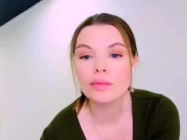 AureliaFly's BongaCams show and profile