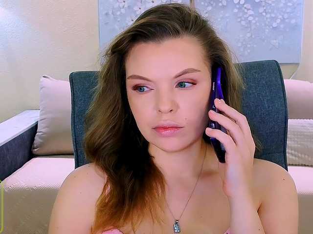 AureliaFly's BongaCams show and profile