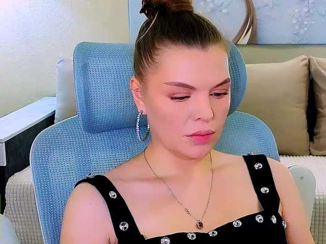 AureliaFly's BongaCams show and profile