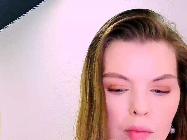 AureliaFly's BongaCams show and profile