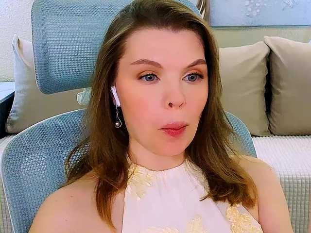 AureliaFly's BongaCams show and profile