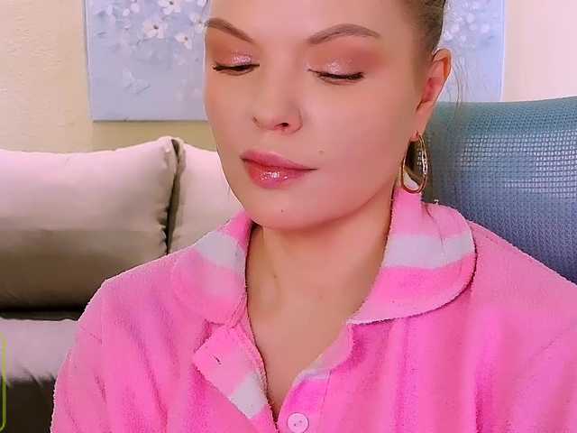 AureliaFly's BongaCams show and profile