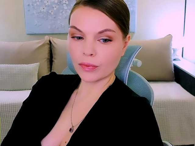 AureliaFly's BongaCams show and profile