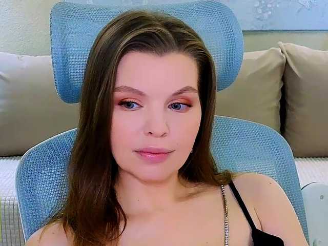 AureliaFly's BongaCams show and profile