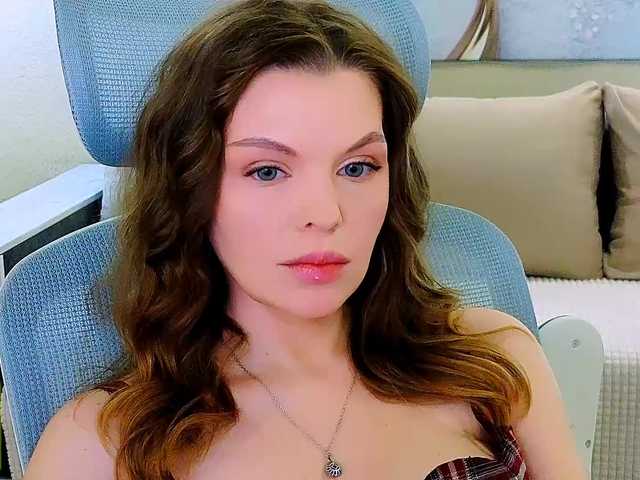 AureliaFly's BongaCams show and profile