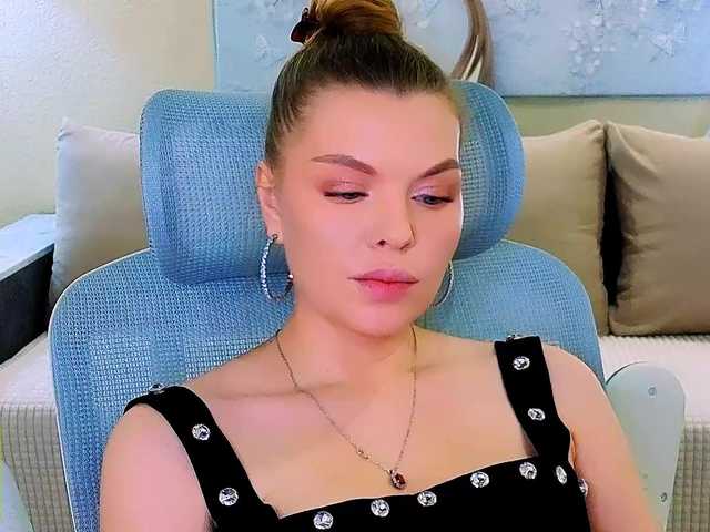 AureliaFly's BongaCams show and profile