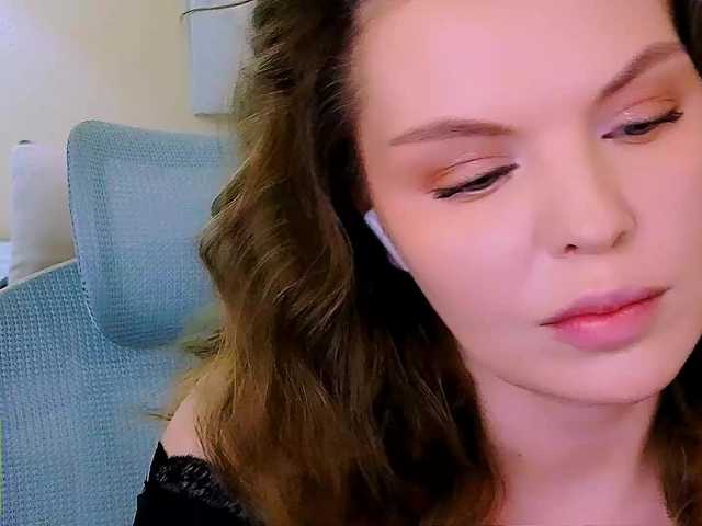 AureliaFly's BongaCams show and profile