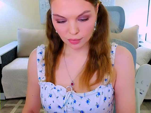 AureliaFly's BongaCams show and profile